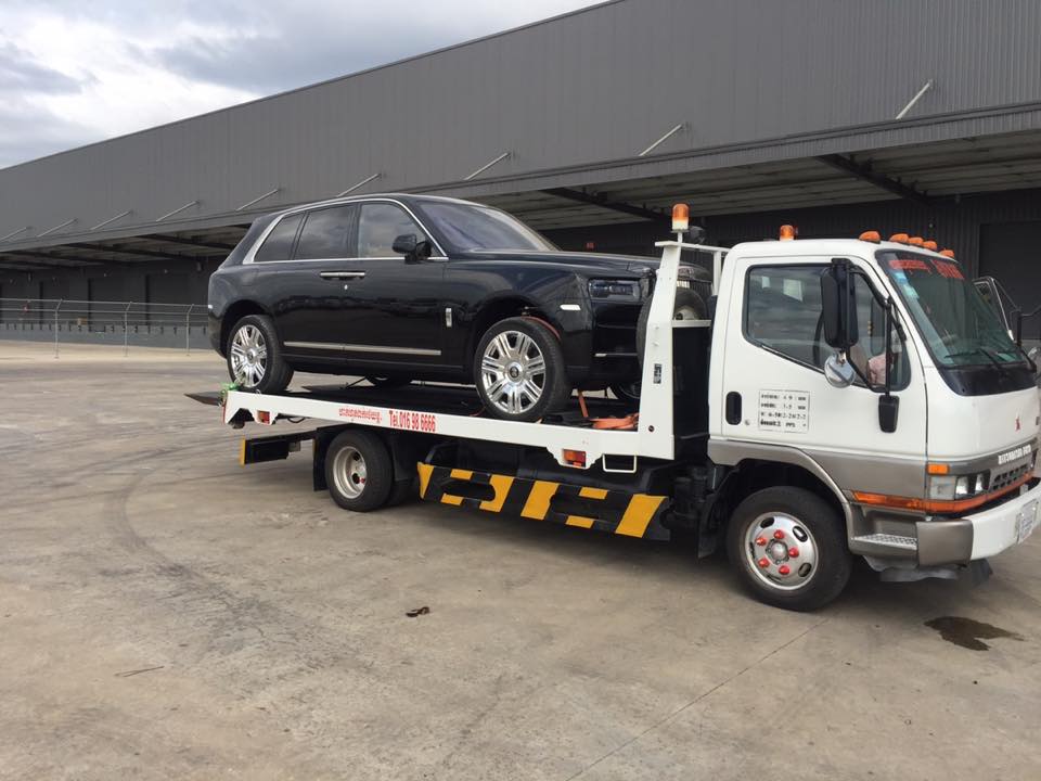 Chiếc Rolls-Royce Cullinan này do một công ty nhập khẩu tư nhân đưa về nước