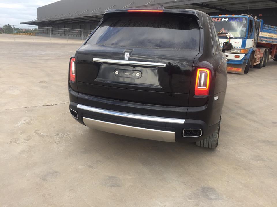 Vẻ đẹp của Rolls-Royce Cullinan mới về Campuchia