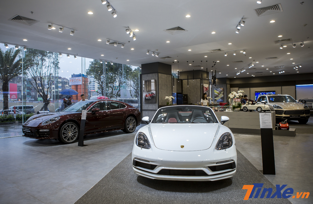 Không gian trưng bày mới của Porsche dành cho những khách hàng yêu mến thương hiệu xe thể thao hạng Không gian trưng bày mới của Porsche dành cho những khách hàng yêu mến thương hiệu xe thể thao hạng