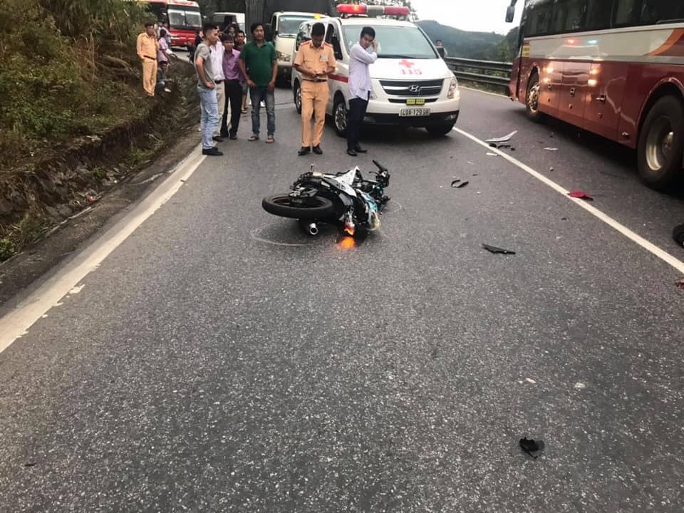 Chiếc xe côn tay Suzuki Satria F150 bị vỡ nát sau vụ tai nạn Chiếc xe côn tay Suzuki Satria F150 bị vỡ nát sau vụ tai nạn