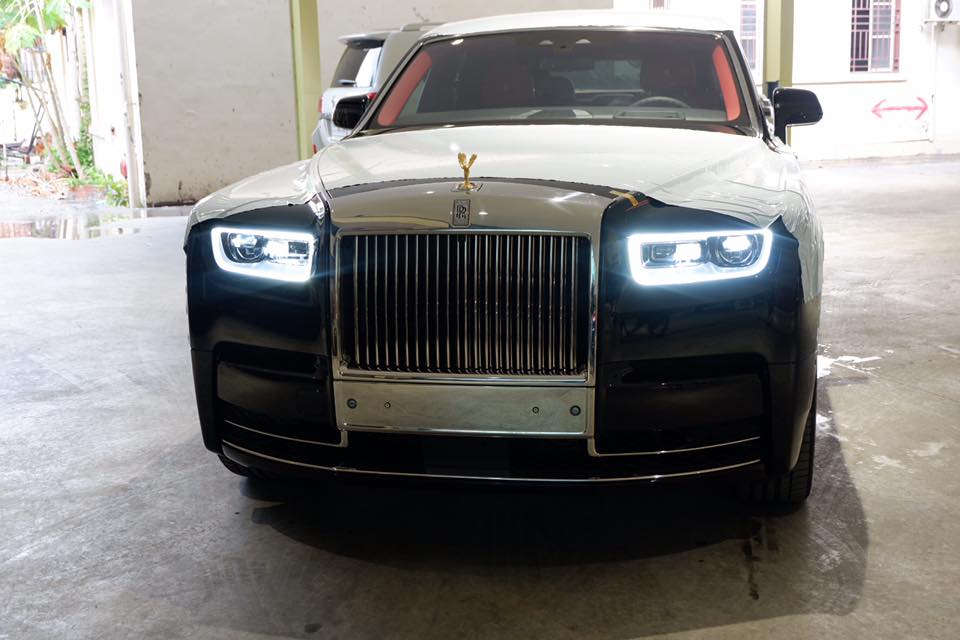 Vẻ đẹp của Rolls-Royce Phantom thế hệ thứ 8 đang khiến đại gia Việt thèm khát Vẻ đẹp của Rolls-Royce Phantom thế hệ thứ 8 đang khiến đại gia Việt thèm khát