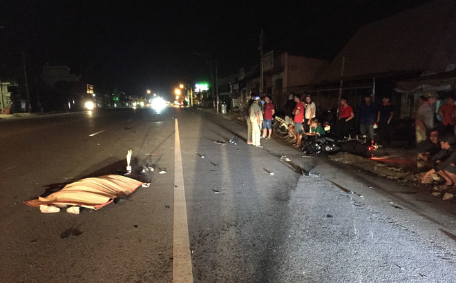 Thi thể nạn nhân tại hiện trường vụ tai nạn