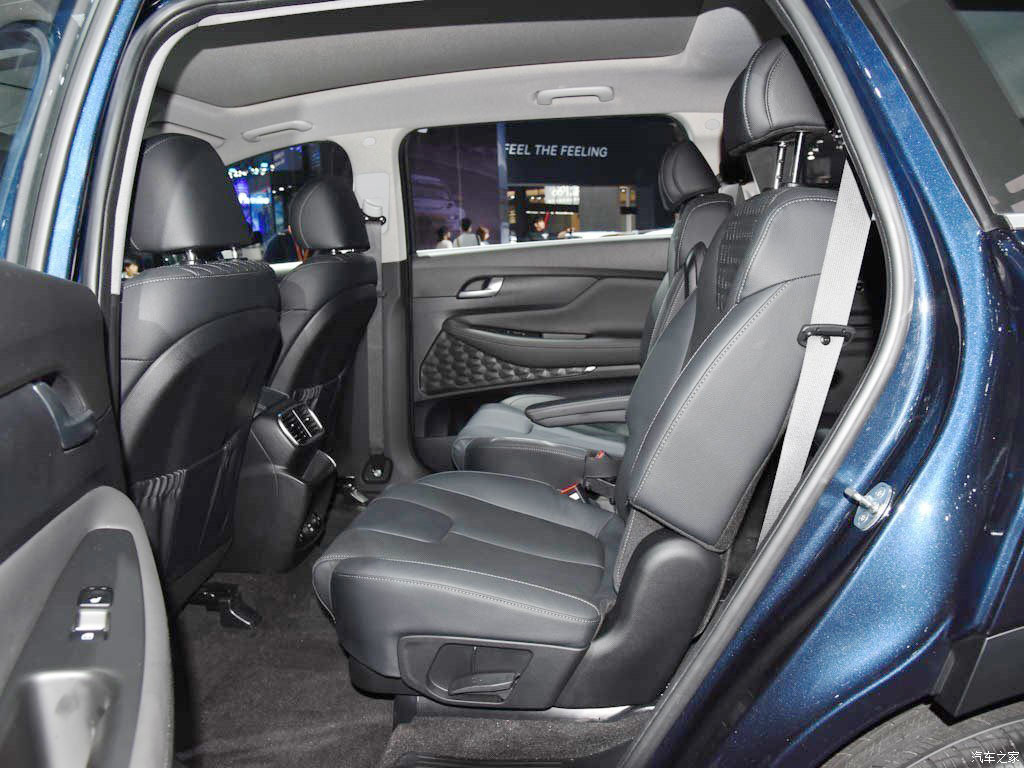 Hàng ghế sau của Hyundai Santa Fe 2019 phiên bản Trung Quốc Hàng ghế sau của Hyundai Santa Fe 2019 phiên bản Trung Quốc
