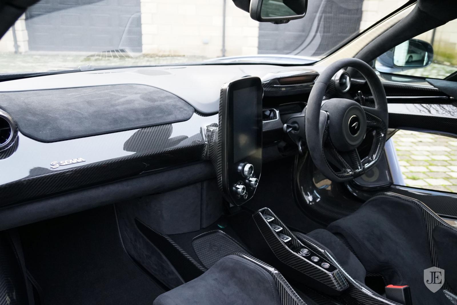 Đây là 70 chiếc McLaren Senna được sản xuất với tay lái nghịch