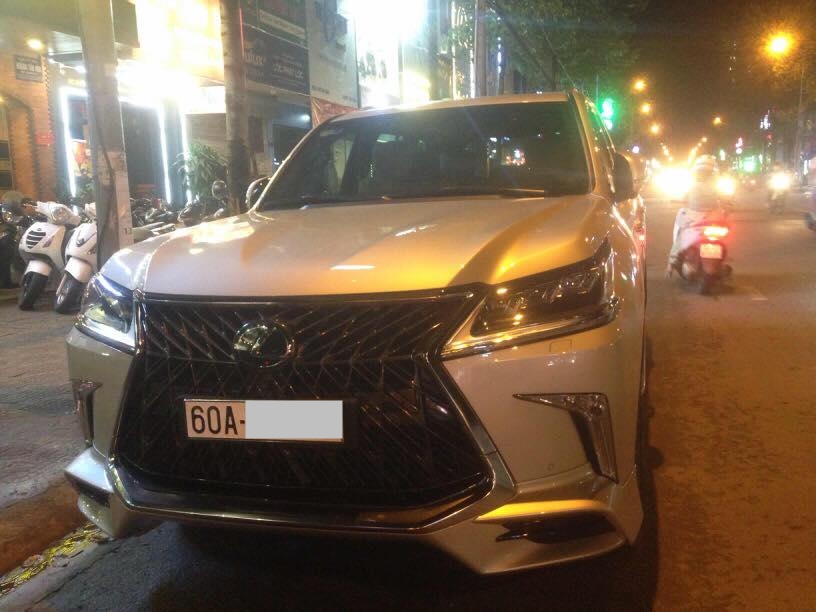 Lexus LX570 Super Sport phiên bản 4 chỗ ngồi Dubai đầu tiên tại Việt Nam định cư ở Đồng Nai