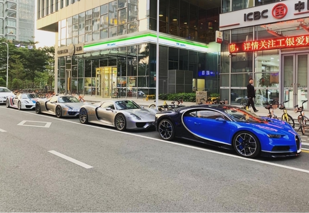 Độ hoành tráng của bức ảnh siêu xe chụp tại Trung Quốc khiến cư dân mạng ngỡ đây là ở Monaco, Anh quốc hay Mỹ