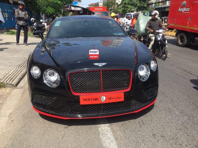 Chiếc Bentley Continental GT W12 2016 mới gặp nạn tại Campuchia vào ngày 3/1