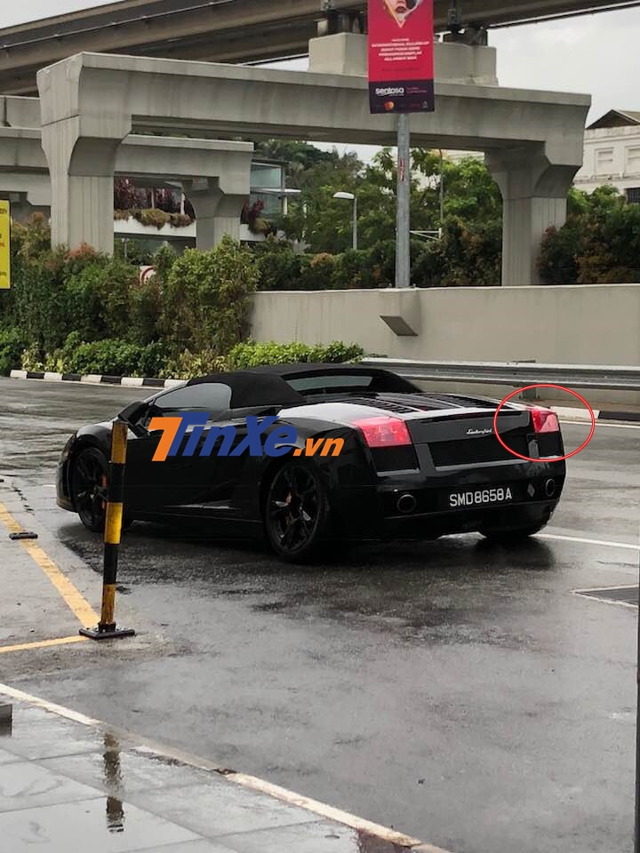 Thiệt hại của chiếc siêu xe Lamborghini Gallardo mui trần sau vụ tai nạn Thiệt hại của chiếc siêu xe Lamborghini Gallardo mui trần sau vụ tai nạn