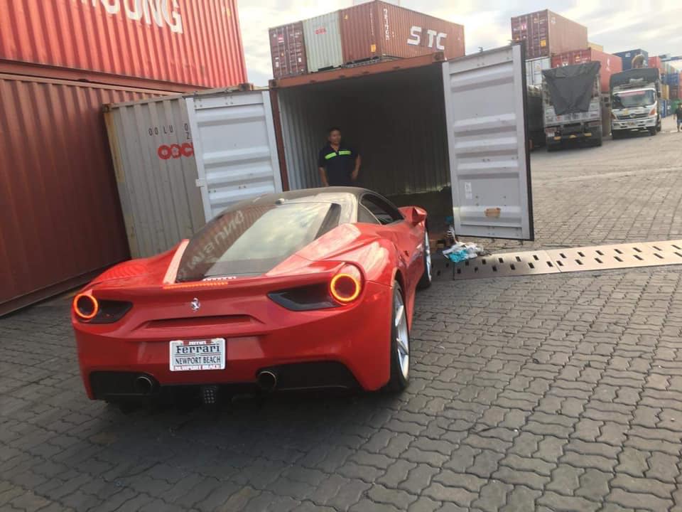 Hy vọng chiếc siêu xe Ferrari 488 GTB màu đỏ này mở hàng trong năm 2019 sẽ giúp năm Kỷ Hợi có thêm nhiều siêu phẩm khác được đưa về nước Hy vọng chiếc siêu xe Ferrari 488 GTB màu đỏ này mở hàng trong năm 2019 sẽ giúp năm Kỷ Hợi có thêm nhiều siêu phẩm khác được đưa về nước