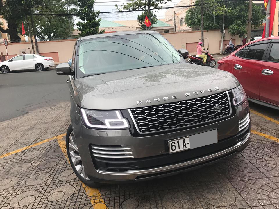Trong khi Minh Nhựa vẫn chờ ngày nhận xe, doanh nhân Bình Dương đã có Range Rover Autobiography đời 2018