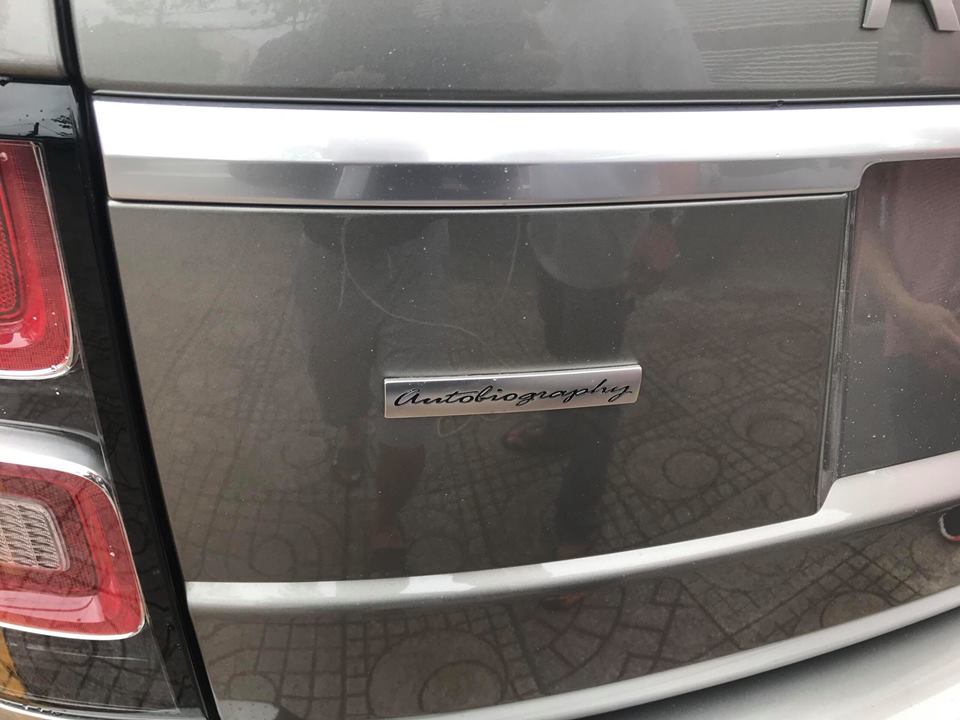 Chiếc Range Rover đời 2018 nhập khẩu chính hãng đầu tiên tại Bình Dương thuộc phiên bản Autobiography 