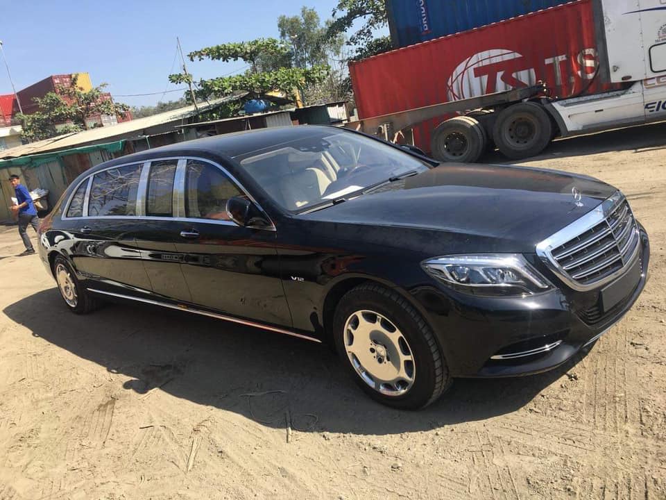 Sau 3 tháng mất tích, siêu phẩm Mercedes-Maybach Pullman thứ 2 tại Việt Nam bất ngờ tái xuất Sau 3 tháng mất tích, siêu phẩm Mercedes-Maybach Pullman thứ 2 tại Việt Nam bất ngờ tái xuất