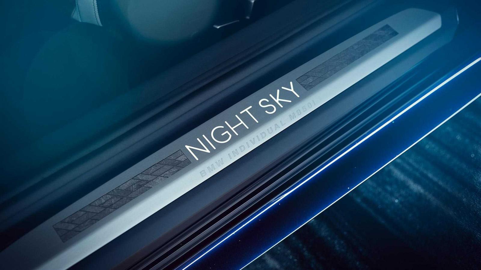 Bậc cửa của BMW M850i Night Sky