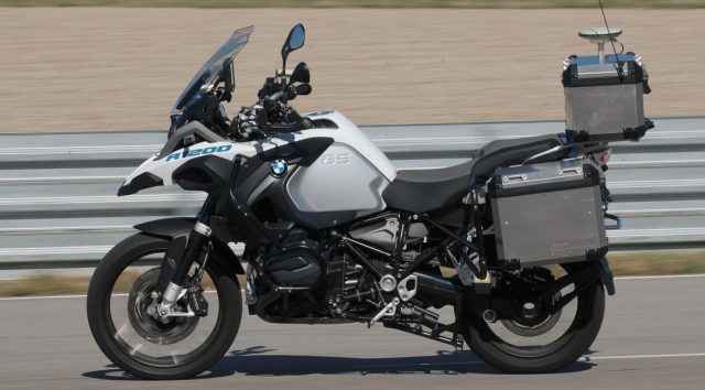 BMW R1200GS được tích hợp công nghệ tự động lái