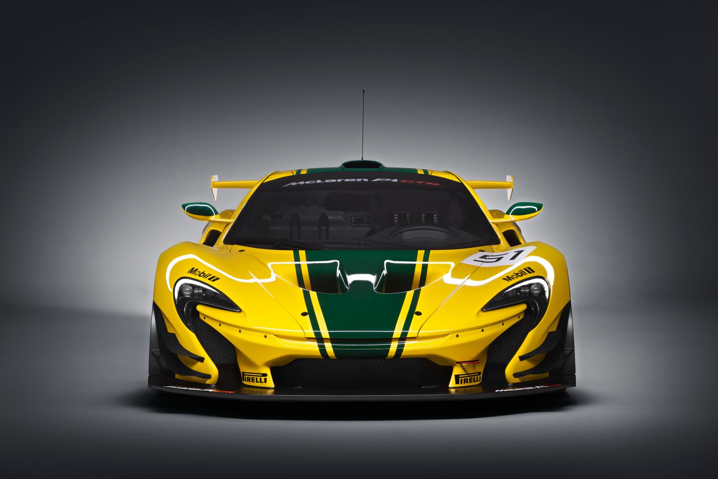 Siêu xe đường đua McLaren P1 GTR