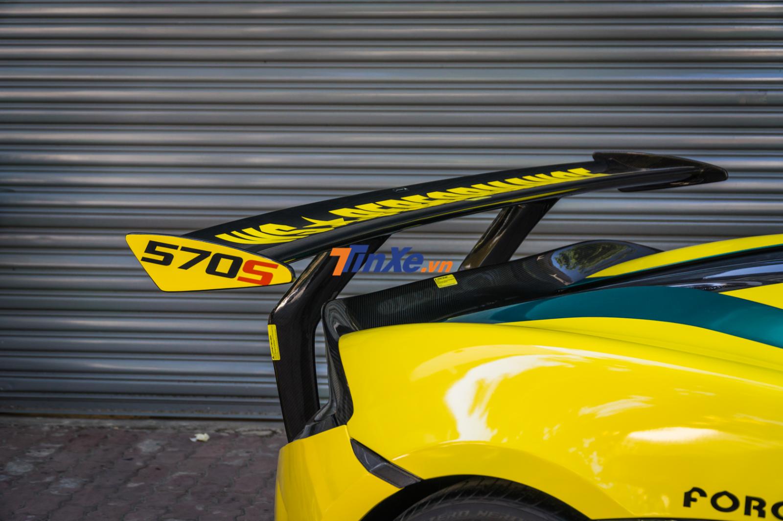 Cánh lướt gió độ của chiếc siêu xe McLaren 570S không còn đơn điệu với sợi carbon