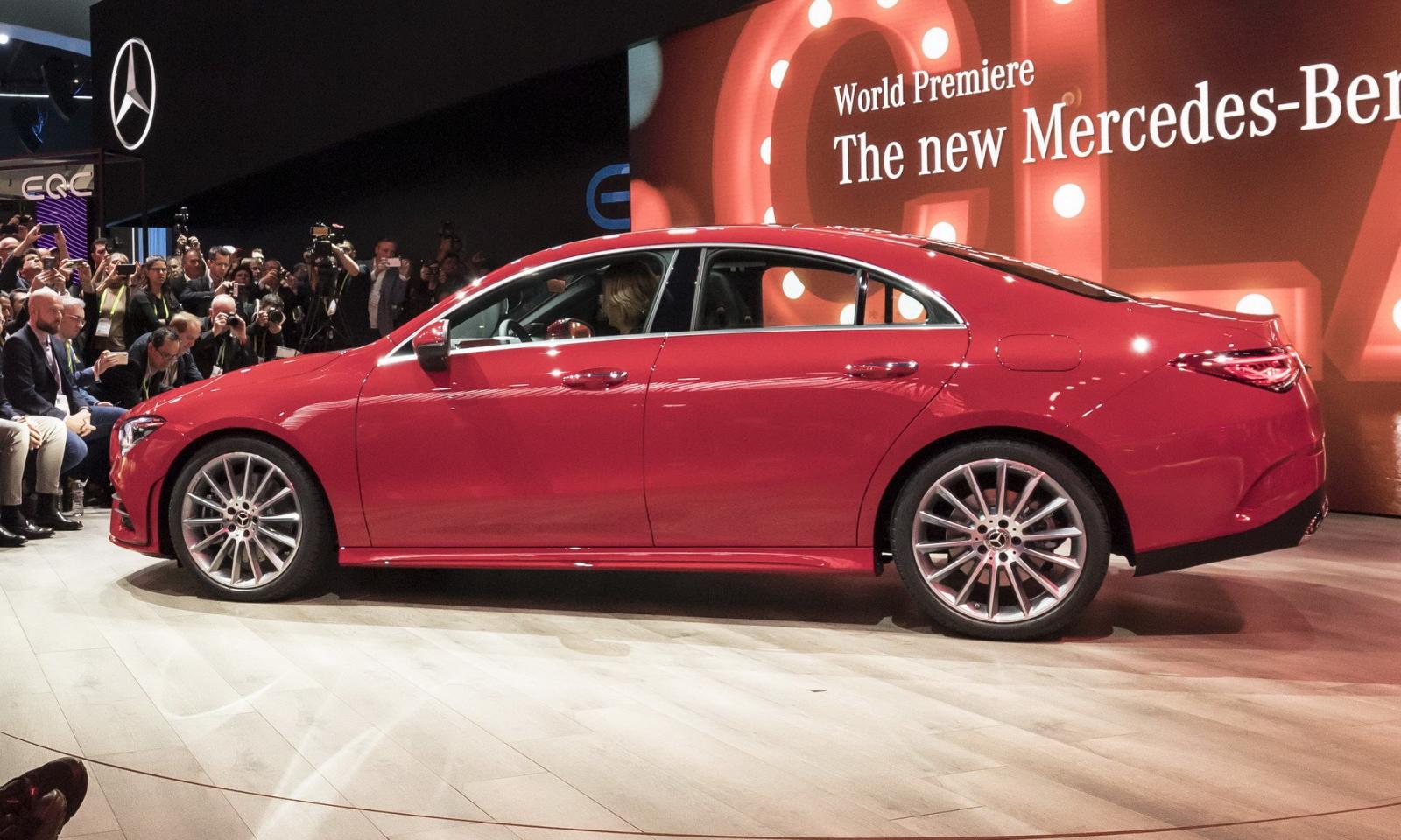 Khoảng cách giữa các bánh xe được mở rộng giúp xe vận hành chắc chắn hơn Khoảng cách giữa các bánh xe được mở rộng giúp xe vận hành chắc chắn hơn