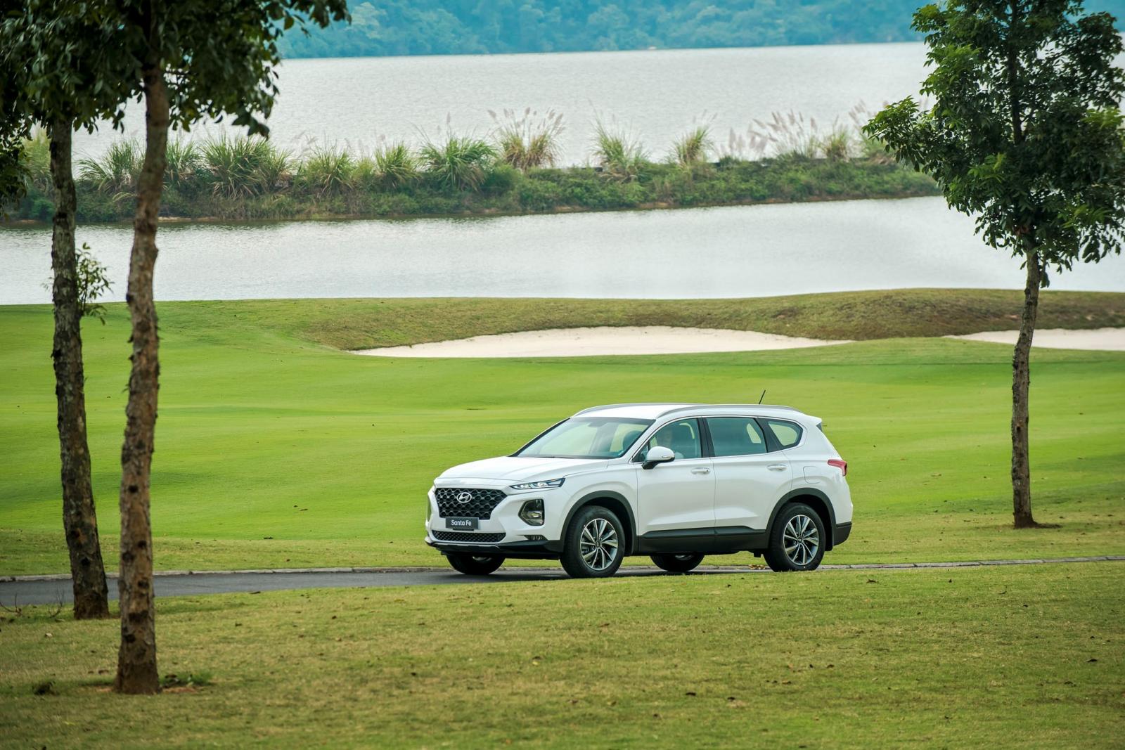 Bản dầu tiêu chuẩn, dầu đặc biệt và dầu cao cấp nhất có giá bán lần lượt là 1,055 tỷ, 1,195 tỷ và 1,245 tỷ đồng