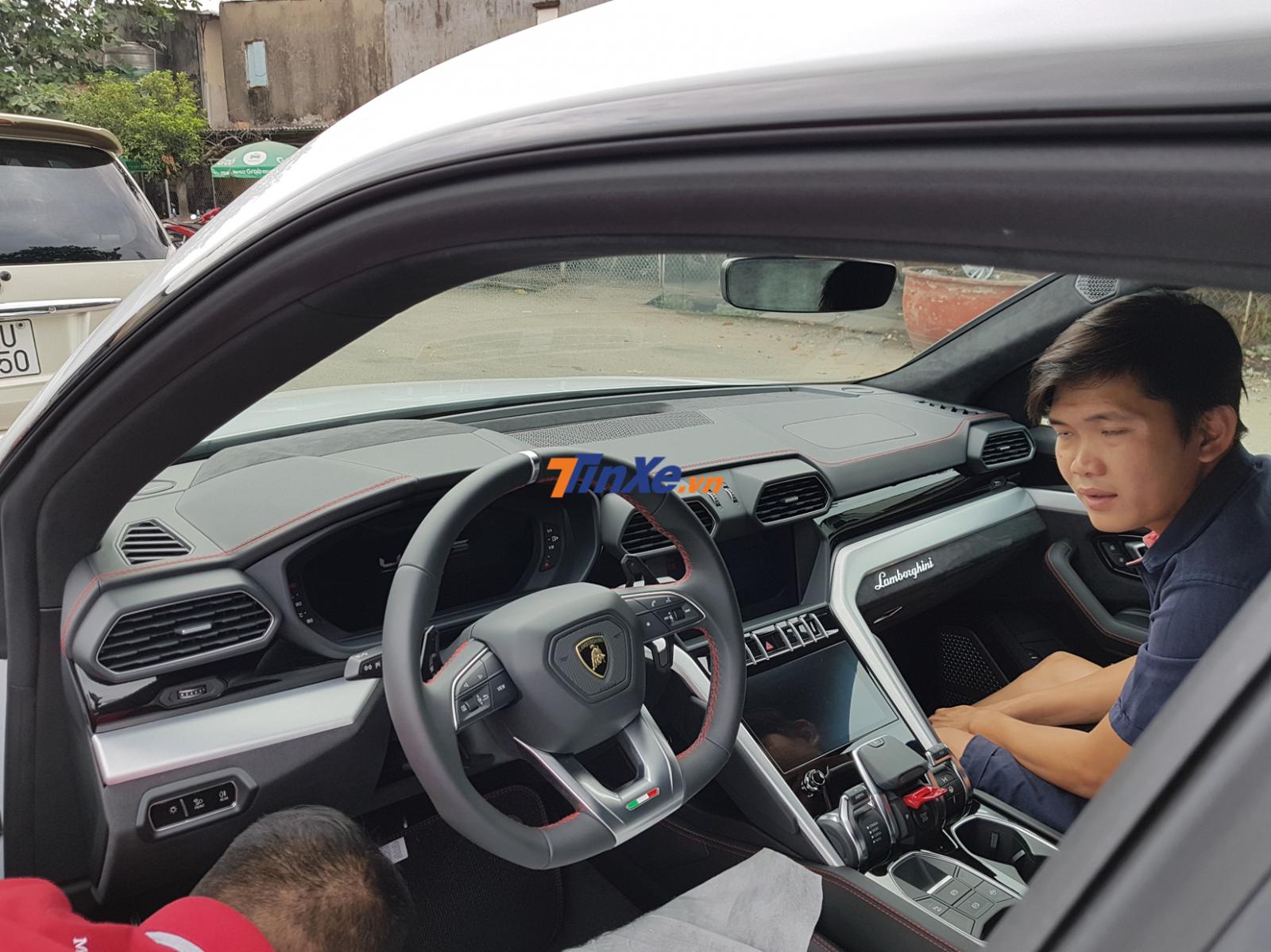Người điều khiển Lamborghini Urus tại trạm đăng kiểm không phải Minh Nhựa