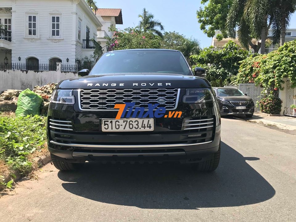 Mới ra biển Lamborghini Urus, Minh Nhựa nhận bàn giao thêm xe Range Rover đời 2018 hơn 12 tỷ đồng