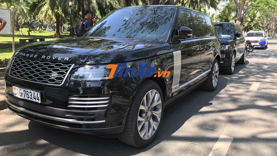 Chiếc Range Rover Autobiography LWB đời 2018 của Minh Nhựa có biển lặp 44 