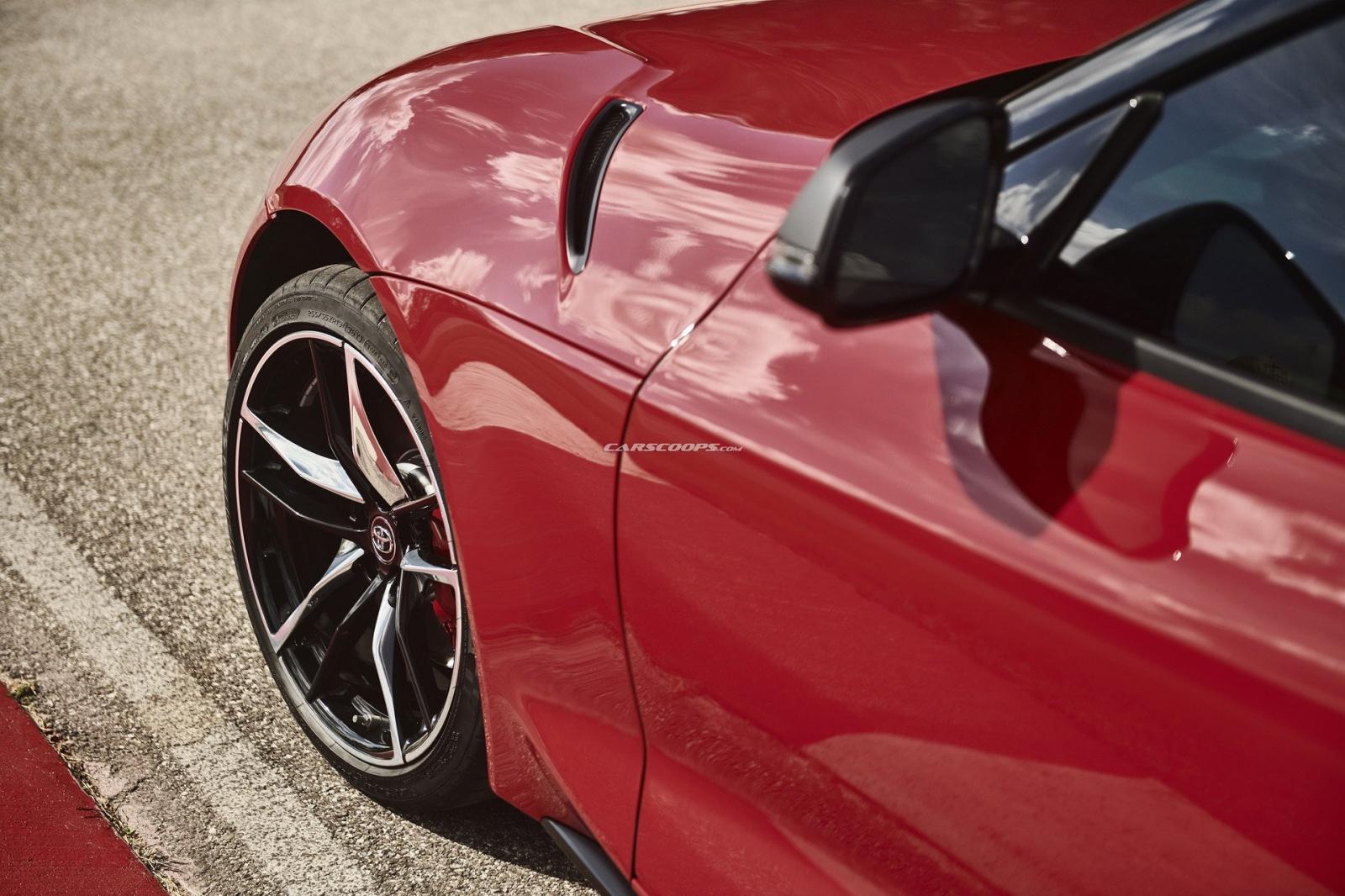 Toyota Supra 2020 với vỏ gương ngoại thất màu đen Toyota Supra 2020 với vỏ gương ngoại thất màu đen