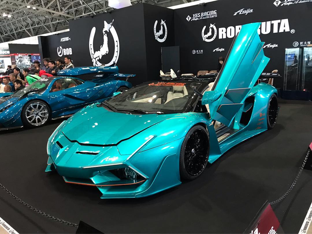 Chiếc Lamborghini Aventador Roadster độ có vẻ không được thay đổi động cơ
