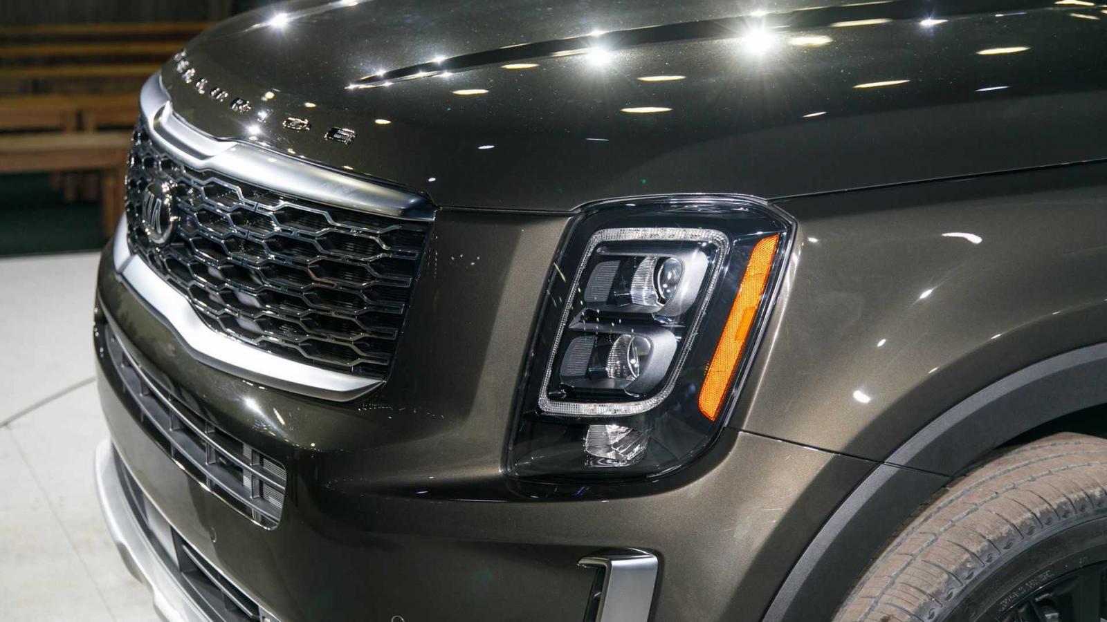 Cận cảnh cụm đèn pha của Kia Telluride 2020