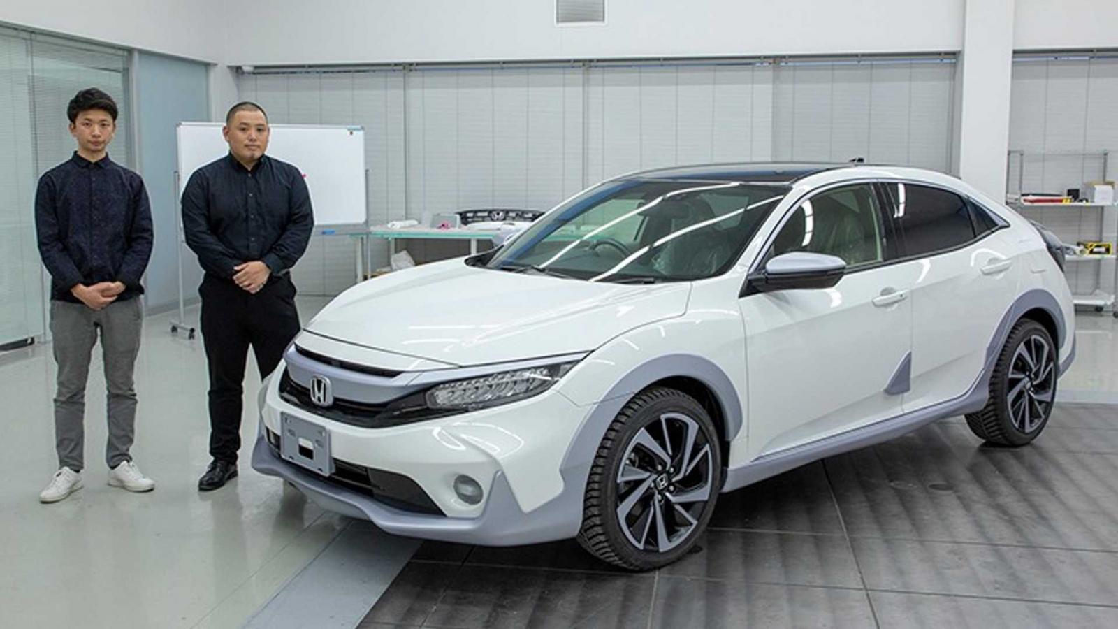 Honda Civic Versatilist được trang bị lưới tản nhiệt màu xám nhám