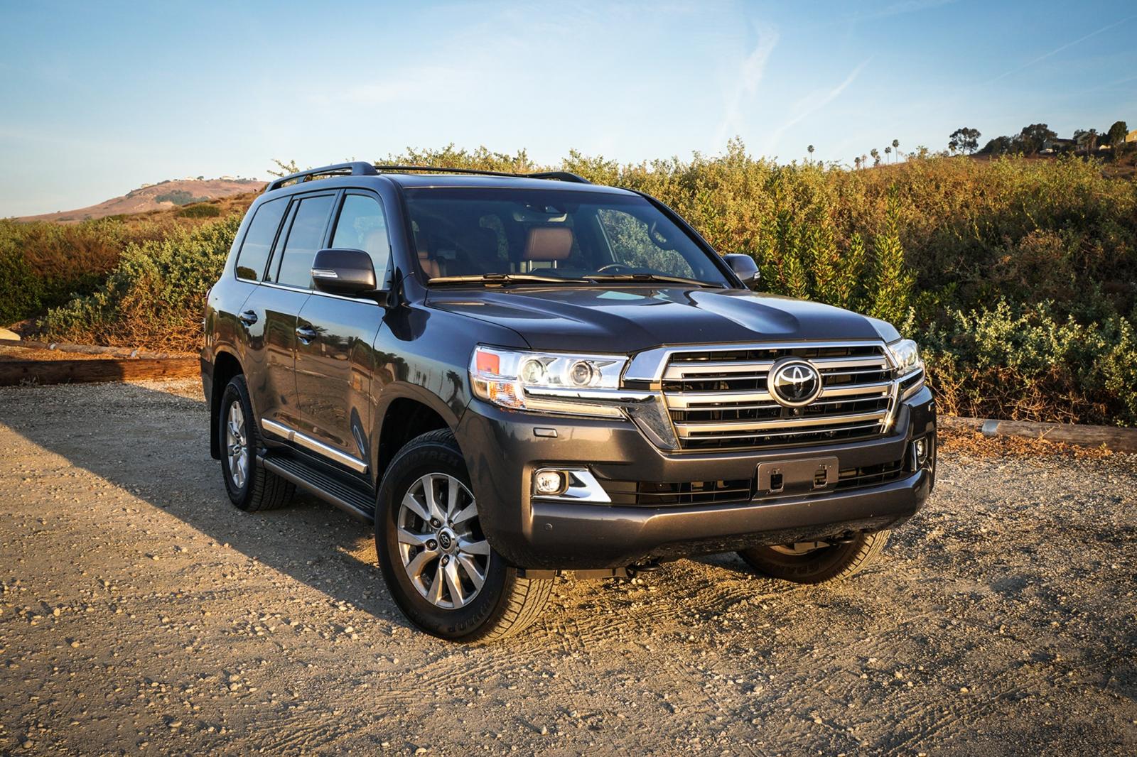 Với kết quả bán ra 16 xe trong năm 2018, Toyota Land Cruiser đứng ở vị trí thứ 4 trong top 10 xe “ế” nhất năm Với kết quả bán ra 16 xe trong năm 2018, Toyota Land Cruiser đứng ở vị trí thứ 4 trong top 10 xe “ế” nhất năm