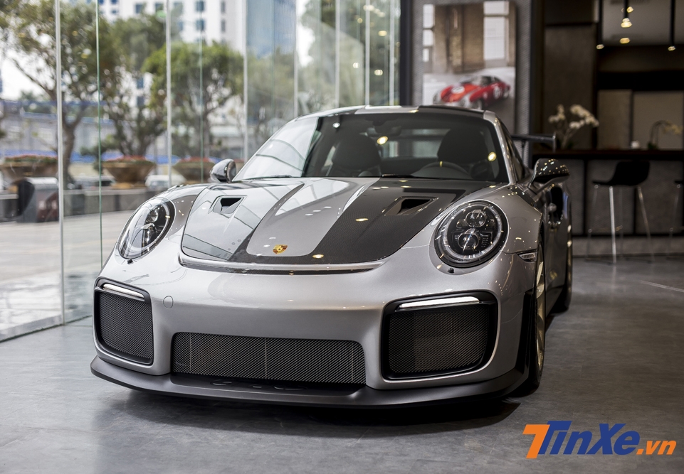 Chiếc siêu xe Porsche 911 GT2 RS 2018 đầu tiên xuất hiện ở Hà Nội