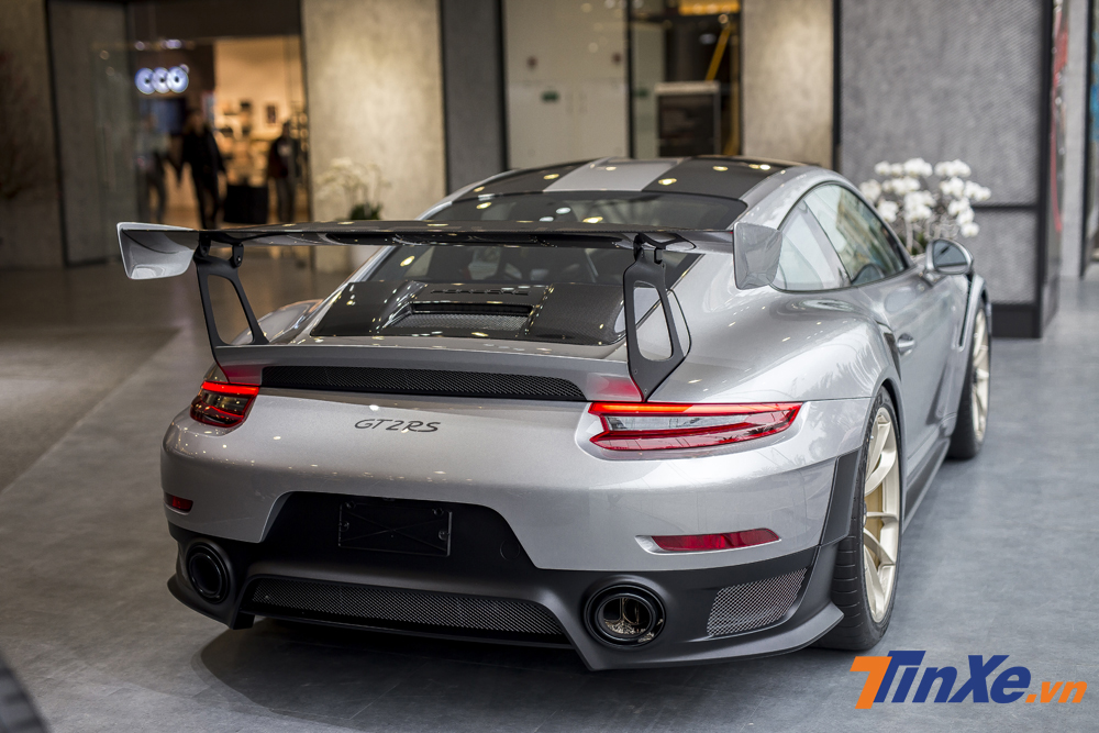 Chiếc siêu xe Porsche 911 GT2 RS 2018 độc nhất tại Việt Nam mang gói Weisach Package Chiếc siêu xe Porsche 911 GT2 RS 2018 độc nhất tại Việt Nam mang gói Weisach Package