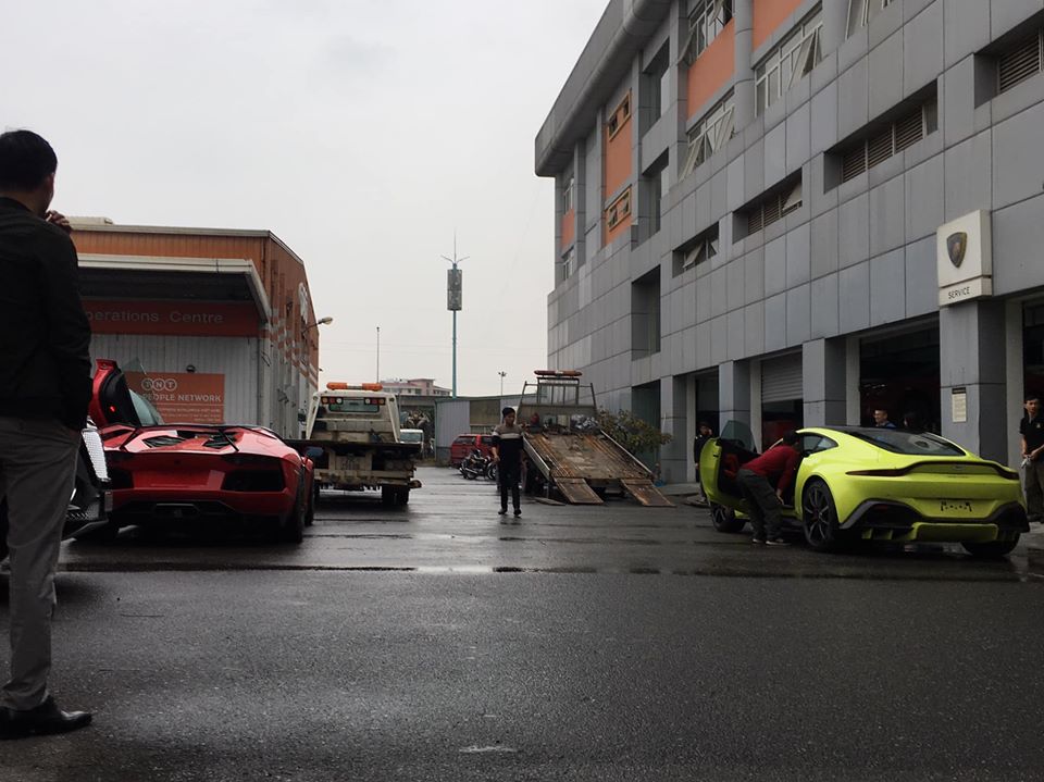 Ngoài siêu xe Aston Martin DB11 còn có Aston Martin V8 Vantage được đưa về nước Ngoài siêu xe Aston Martin DB11 còn có Aston Martin V8 Vantage được đưa về nước