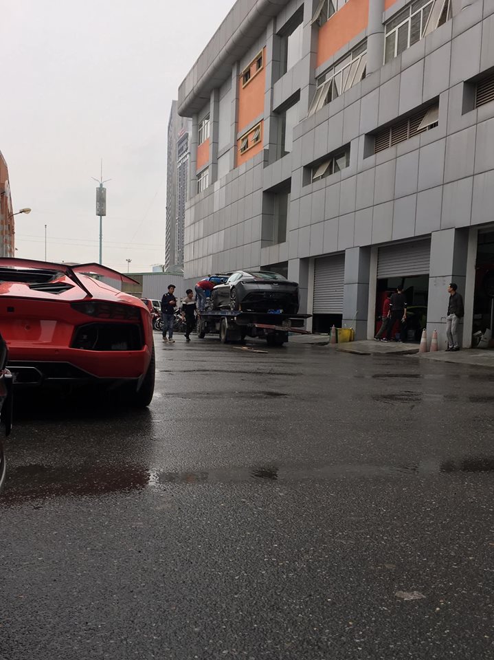 Trước đó chiếc siêu xe Aston Martin DB11 đã có mặt ở xưởng dịch vụ của Lamborghini và Bentley chính hãng đặt tại Hà Nội Trước đó chiếc siêu xe Aston Martin DB11 đã có mặt ở xưởng dịch vụ của Lamborghini và Bentley chính hãng đặt tại Hà Nội