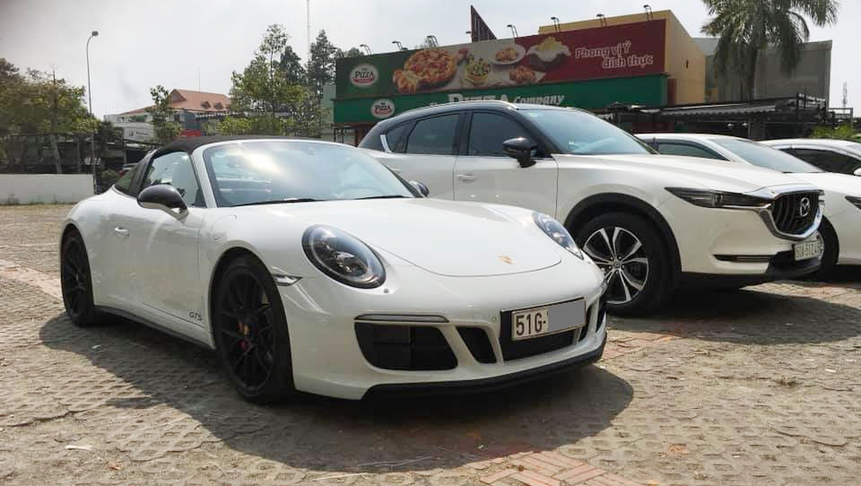 Chiếc xe này có giá bán chính hãng lên đến 11,253 tỷ đồng Chiếc xe này có giá bán chính hãng lên đến 11,253 tỷ đồng