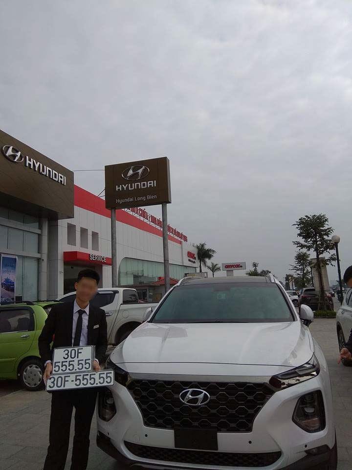 Chiếc Hyundai Santa Fe 2019 biển ngũ quý 5 được chủ rao bán với giá 2,5 tỷ đồng Chiếc Hyundai Santa Fe 2019 biển ngũ quý 5 được chủ rao bán với giá 2,5 tỷ đồng