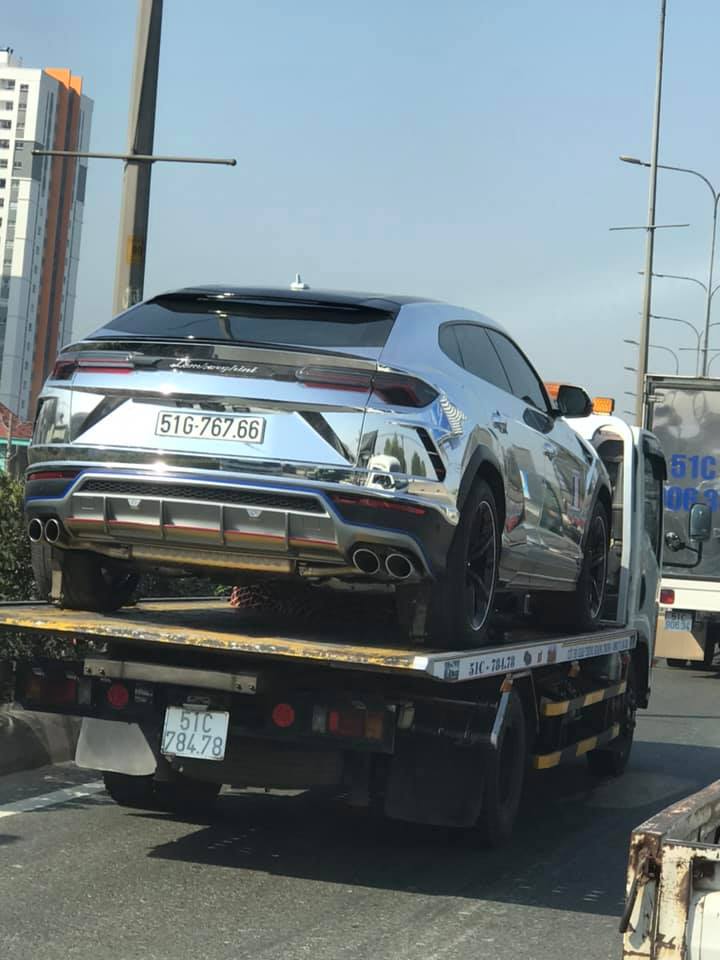 Siêu SUV Lamborghini Urus của Minh Nhựa được vận chuyển xuống Buôn Ma Thuột bằng xe chuyên dụng Siêu SUV Lamborghini Urus của Minh Nhựa được vận chuyển xuống Buôn Ma Thuột bằng xe chuyên dụng