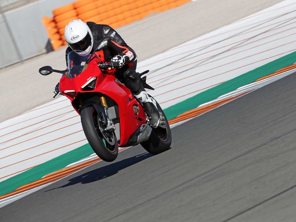 Ducati Panigale V4S là mẫu xe bán chạy nhất trong dòng Panigale Ducati Panigale V4S là mẫu xe bán chạy nhất trong dòng Panigale