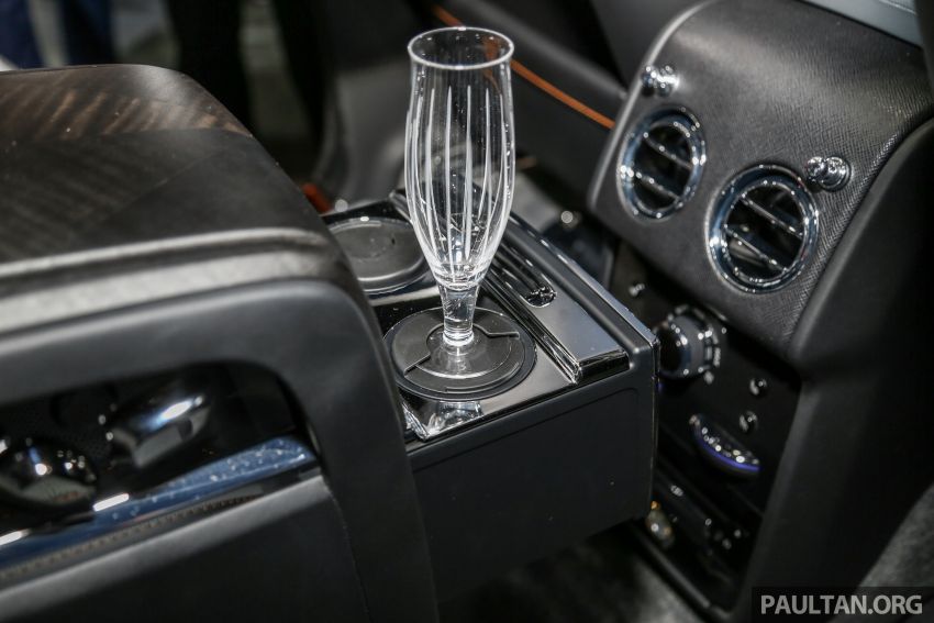 Cuối cùng chính là 2 giá để ly theo phong cách Rolls-Royce Cuối cùng chính là 2 giá để ly theo phong cách Rolls-Royce