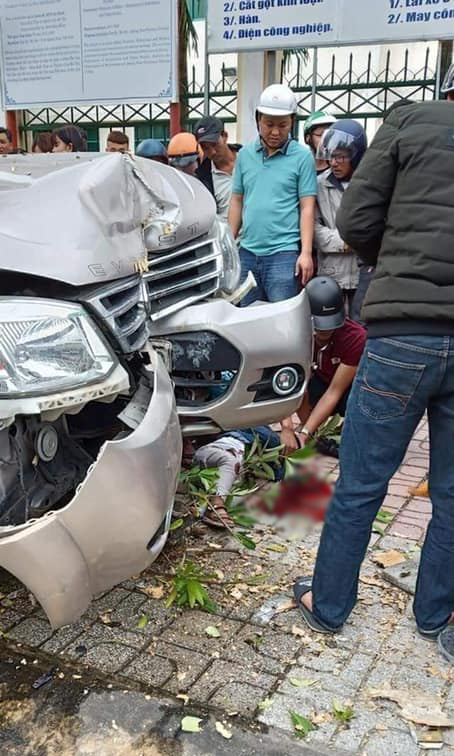 Sự việc xảy ra quá bất ngờ khiến 2 mẹ con không kịp tránh