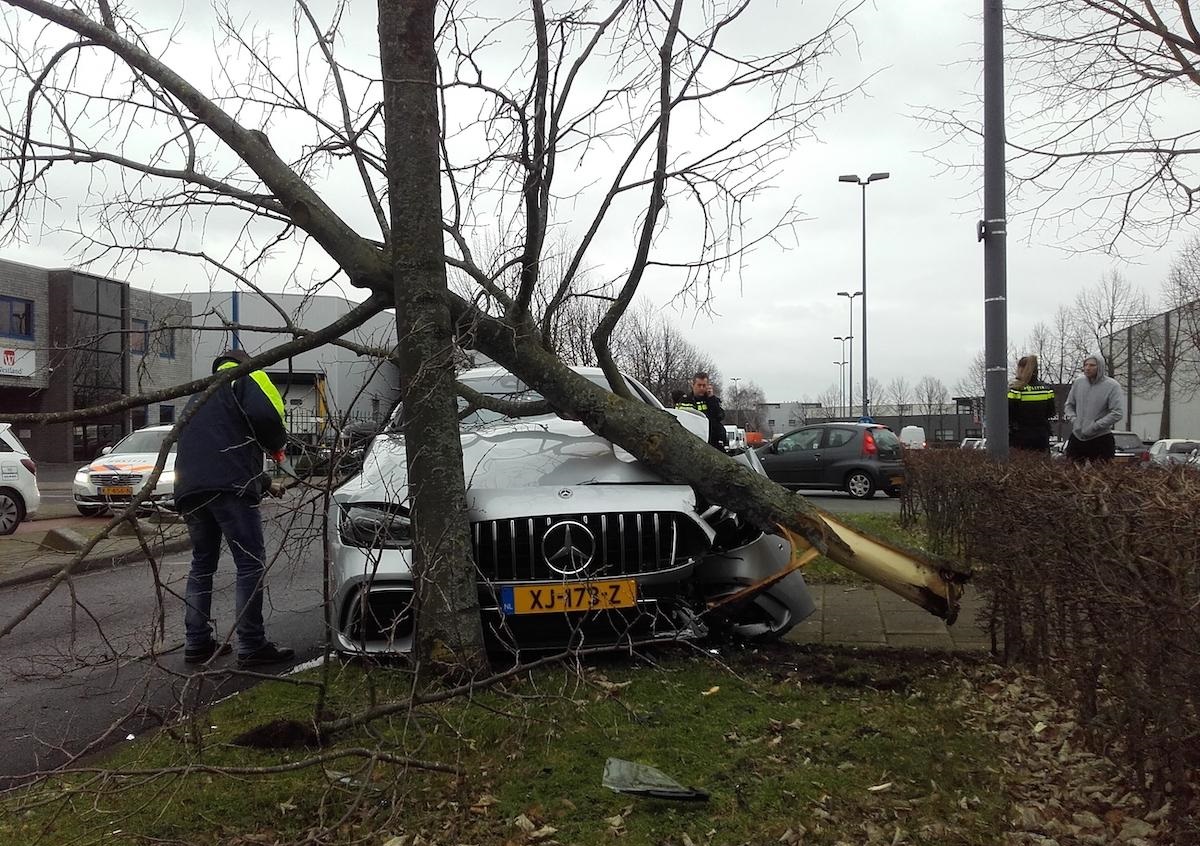 Hiện trường vụ tai nạn của chiếc Mercedes-AMG GT 4-Door Coupe