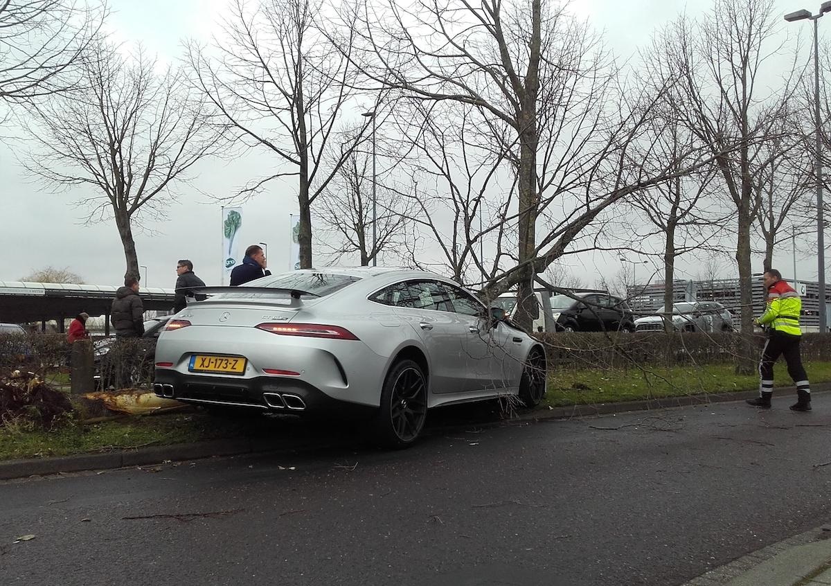 Chiếc xe sang này thuộc phiên bản Mercedes-AMG GT 63 S 4Matic+ 4-Door Coupe