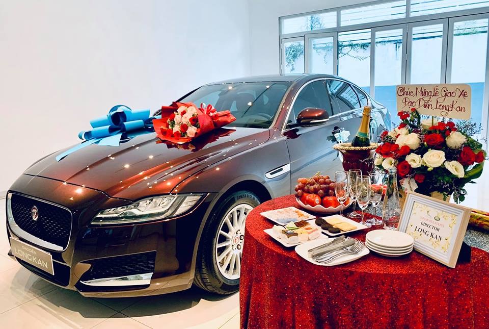 Jaguar XF tại Việt Nam có giá bán từ 3 tỷ đồng