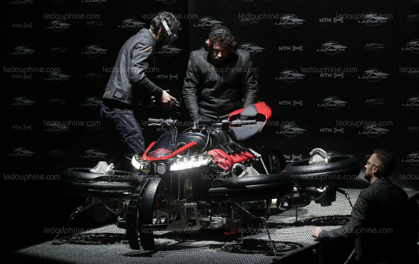 Chiếc mô tô bay đỉnh cao được chính thức ra mắt tại Pháp Chiếc mô tô bay đỉnh cao được chính thức ra mắt tại Pháp