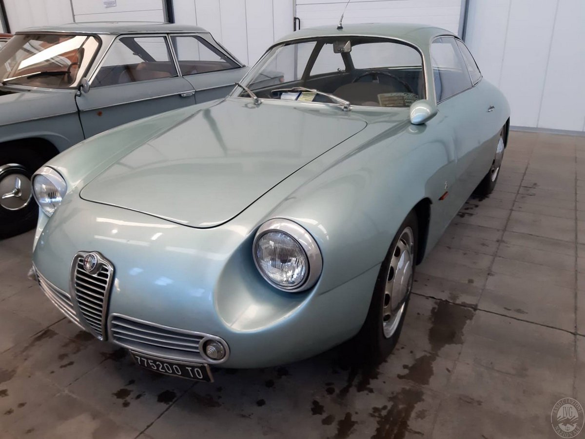 Chiếc Alfa Romeo Giulietta SZ này còn hoàn toàn nguyên vẹn Chiếc Alfa Romeo Giulietta SZ này còn hoàn toàn nguyên vẹn