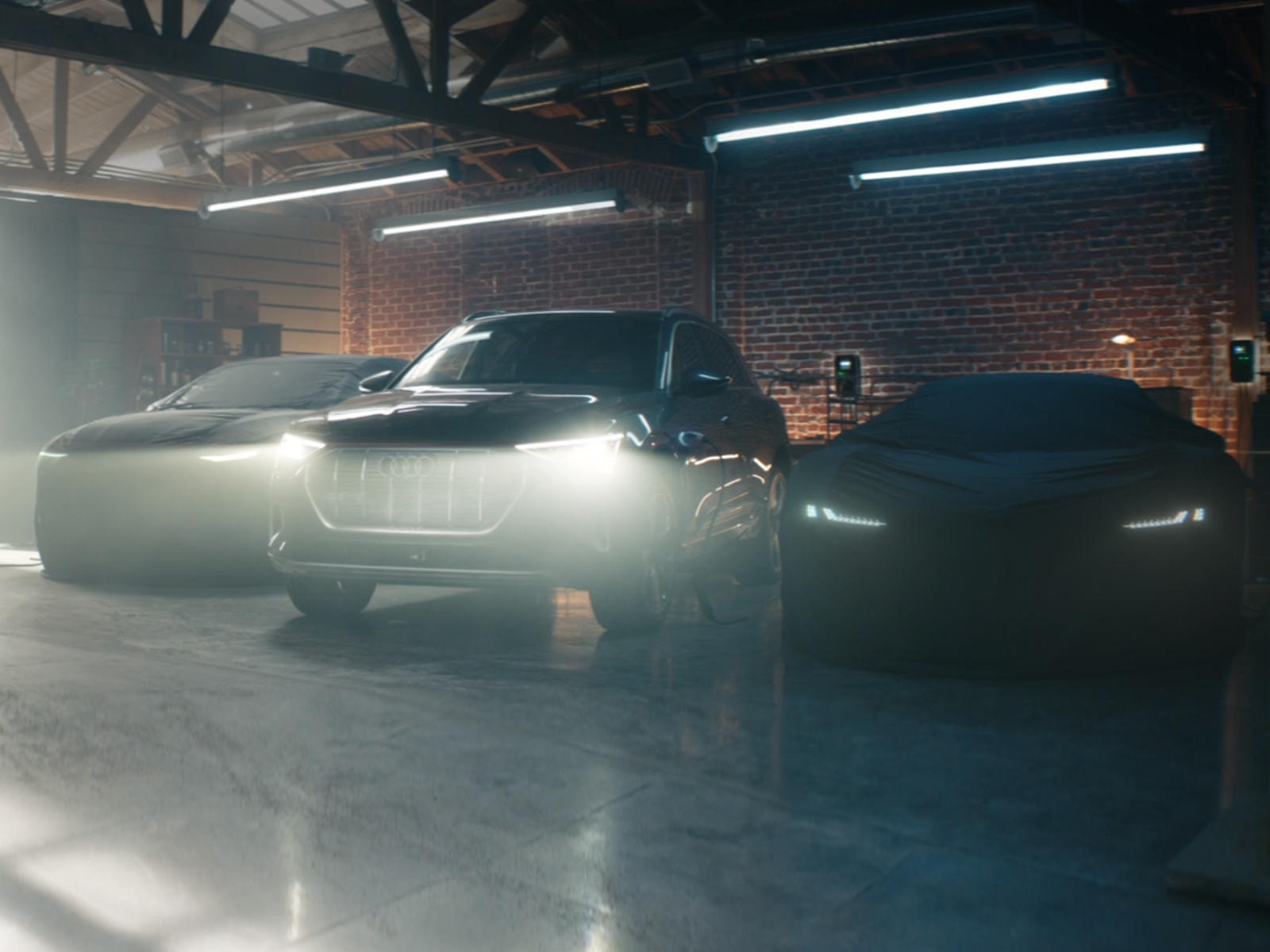 Hình ảnh úp mở đáng giá nhất của đoạn quảng cáo