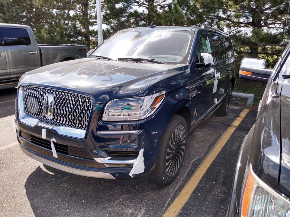 Lincoln Navigator 2018 tại Nha Trang thuộc phiên bản đắt nhất Black Label L Lincoln Navigator 2018 tại Nha Trang thuộc phiên bản đắt nhất Black Label L