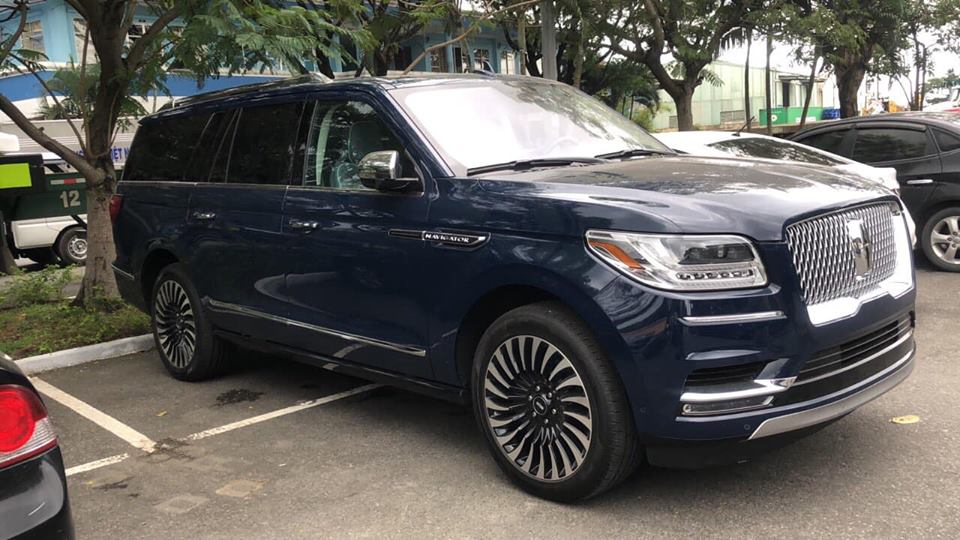 Lincoln Navigator 2018 gây ấn tượng với chiều dài lên đến 5.6 m Lincoln Navigator 2018 gây ấn tượng với chiều dài lên đến 5.6 m