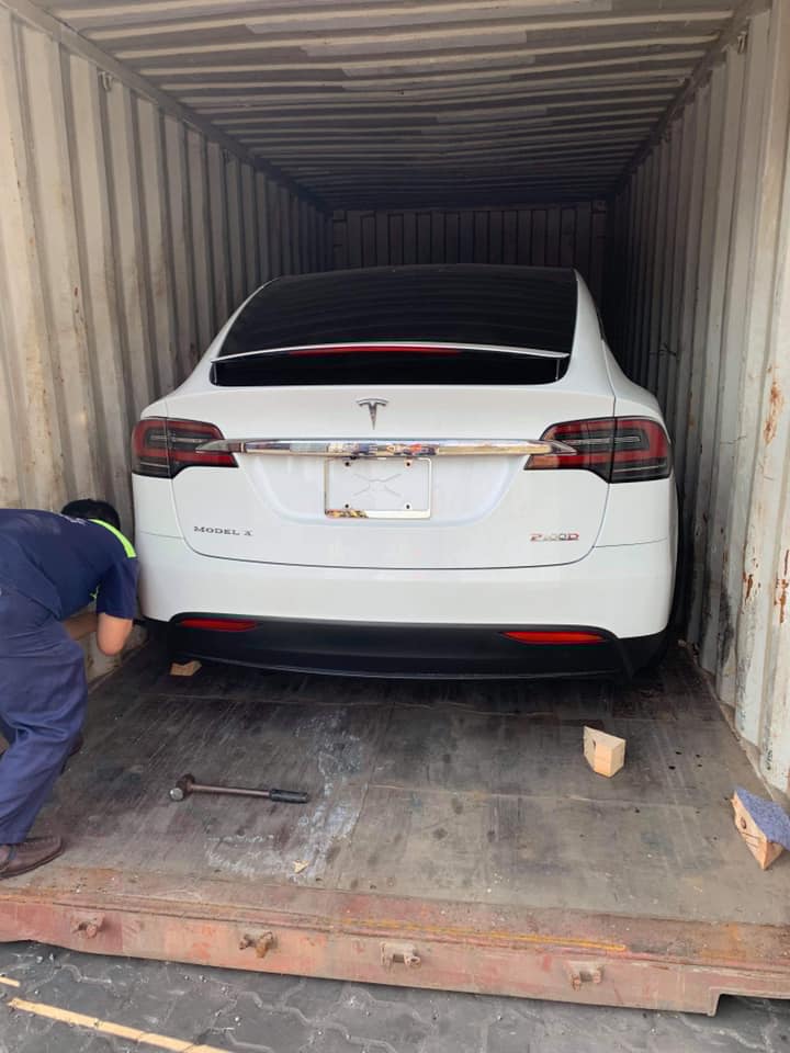 SUV điện Tesla Model X P100D đầu tiên về Việt Nam trong năm 2019