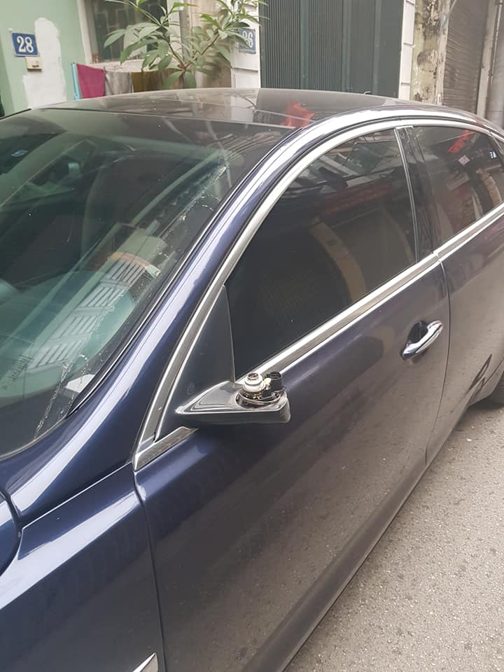 Theo chủ xe Jaguar, thời gian đặt gương mới lên đến 2 tháng Theo chủ xe Jaguar, thời gian đặt gương mới lên đến 2 tháng